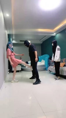 【精神小妹】多位素人学生S暴力提档 bf17885