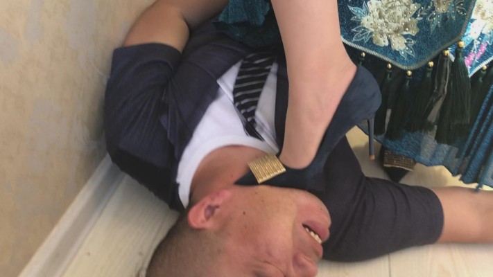 新婚之夜新郎沦为美新娘的脚垫 YC-220113-5