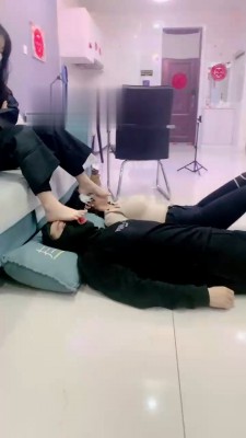 【精神小妹】情侣奴下奴-教母畜虐狗 bf22050