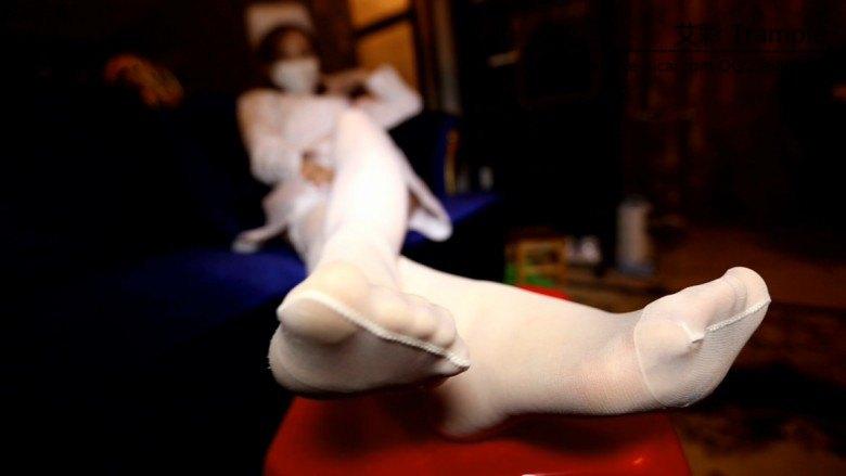 【芮琪女王】蒙面护士 秀白丝脚底语言诱惑 无剪辑版