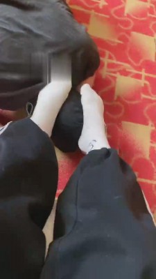 【甜沁】学生S脏臭棉袜蹂躏 bf15725