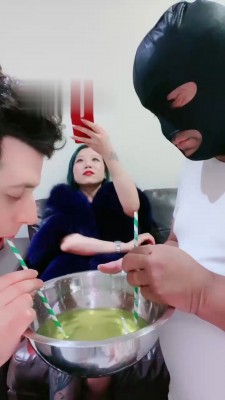 【简公主】外国两兄弟跪下做狗【完整版】 bf19380