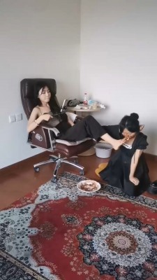 【霁月】母狗伺候洗脚喂食 bf17476