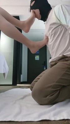 【米小唐】长腿S高跟踩虐 bf21390