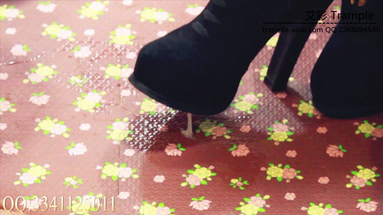 冥妃女主-脏鞋底口水羞辱