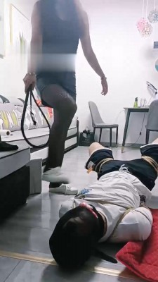 【飞扬女王】捆绑鞭打踩踏踢踹 bf18671
