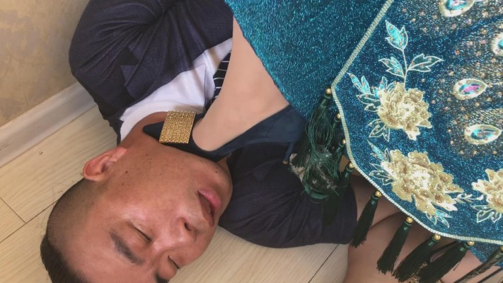 新婚之夜新郎沦为美新娘的脚垫 YC-220113-5