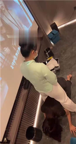 【橘子没熟】闺蜜伺候我和技师JS22090402