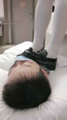 【柠檬大大】皮鞋原味白丝踩奶狗 bf17632_HD绳艺资源