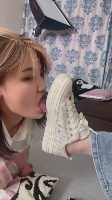 【领主老大】奴下奴强迫舔脏鞋 bf12128