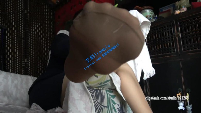 【推荐】性感空姐丝袜美足POV调教