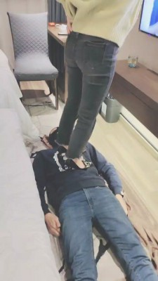 【灵竹】高跟鞋全体重踩踏+圣水 bf23286