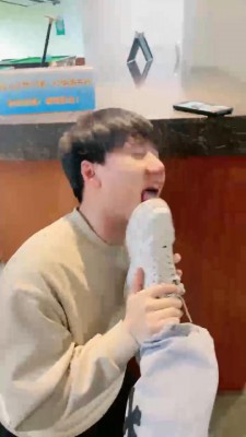 【小祖宗辣妈】台球厅调狗-虐乳/舔脏鞋底 bf23214