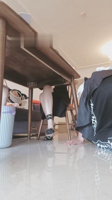 【阮芷大人】饭桌下伺候双主吃饭 bf12090_HD绳艺资源