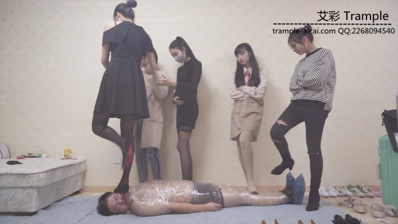 5s保鲜膜包暴力踩踏