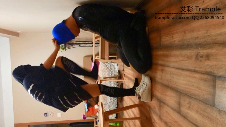 街舞少女真实踢裆