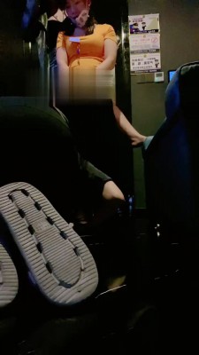 【白柔】KTV里面蹂躏废物狗