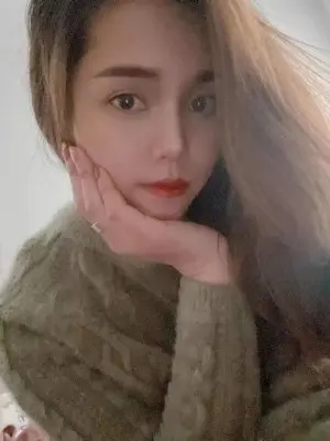 【足之痕】鞋跟都踩断了！女神两双黑丝高跟重度虐踩！