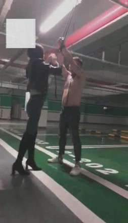 【VIVI】大片！yapoo车库吊打重度刑虐