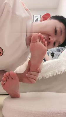 【强抚】近距离玉足辱奶狗 bf19494