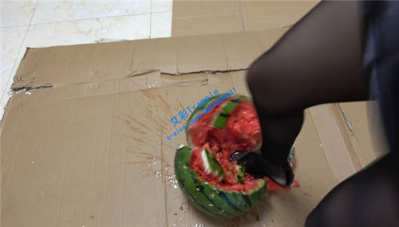 【冷柔】高跟鞋跟踩烂大西瓜