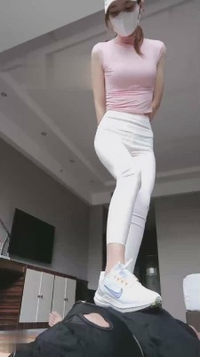 【多多】小白鞋白袜羞辱贱奴才 bf17620