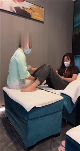 【橘子没熟】闺蜜伺候我和技师JS22090402_HD绳艺资源