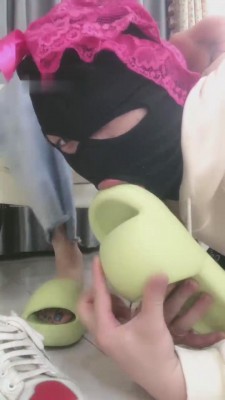 【Linda】卑贱男友伺候起床被调 bf11892