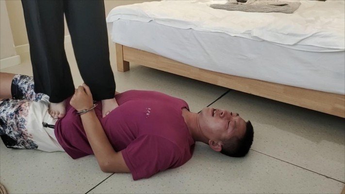 研主大大踩脖子踩死 YC-221017-4