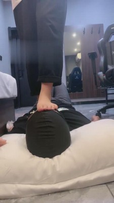 【精神小妹】欣素人尝试踩/深喉 bf15533