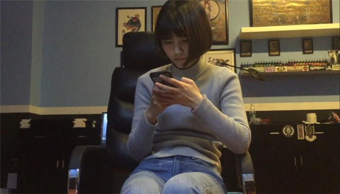 蘿莉閨蜜深喉遊戲