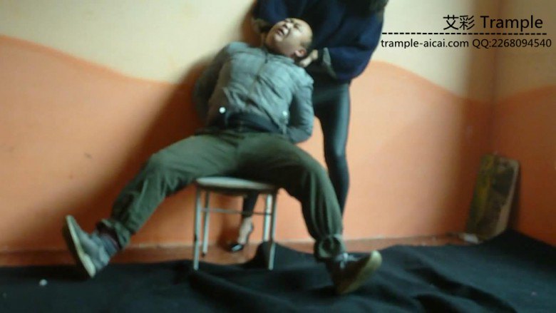 女杀手处刑叛徒