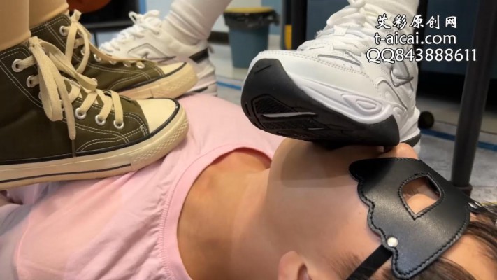 【猫猫大人】小m的第一次 强迫舔鞋底 YC-211027-2