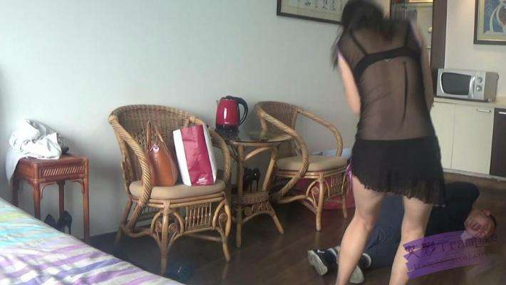 菲菲女神教训变态男（上）