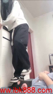 【精神小妹】3S学生主全体重踩头/跺头 bf23567_HD绳艺资源