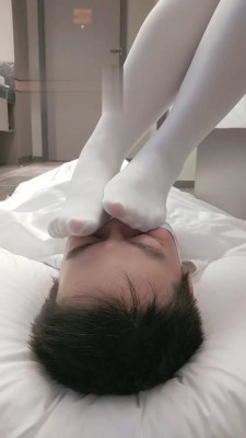 【柠檬大大】皮鞋原味白丝踩奶狗 bf17632