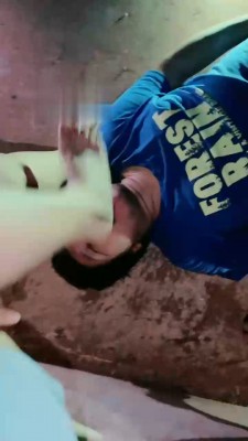 【婷婷】户外马路边辱狗路人围观 bf18723