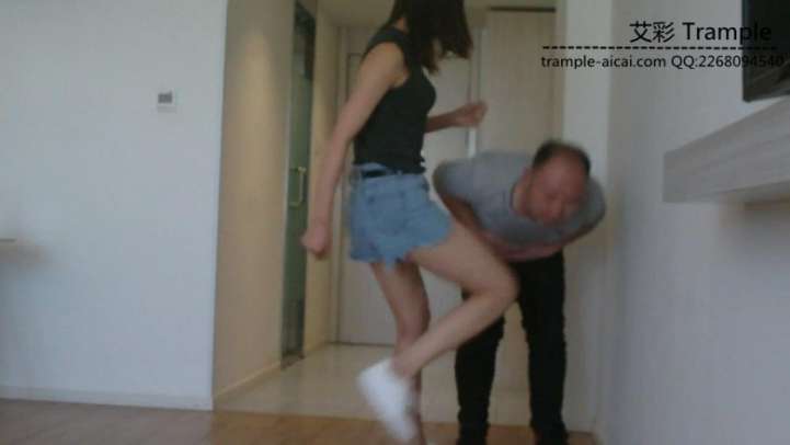 与妹妹踢打对战（上）