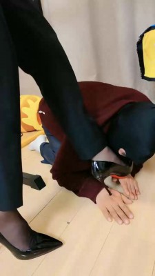 【暴力美学】残暴女总裁对付员工 bf22725