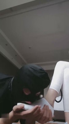 【多多】小白鞋白袜羞辱贱奴才 bf17620