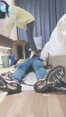 【灵竹】高跟鞋全体重踩踏+圣水 bf23286