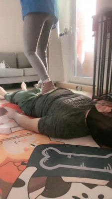 【桃子老师】帆布鞋棉袜全体重踩踏 bf19642_HD绳艺资源