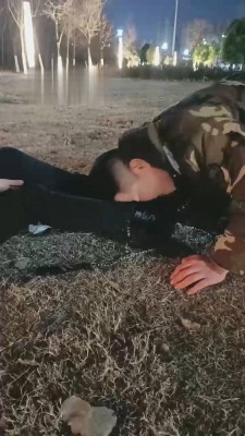 【重度刑奴】素人姐姐户外遛狗 bf22195