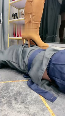 【樱桃大大】萝莉主长靴S踩 bf18818