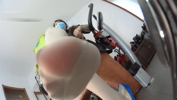 【婧児小主】婧児脚下的膜拜奴乞求主人高跟鞋的践踏 好啊 让我好好玩玩你！_HD绳艺资源