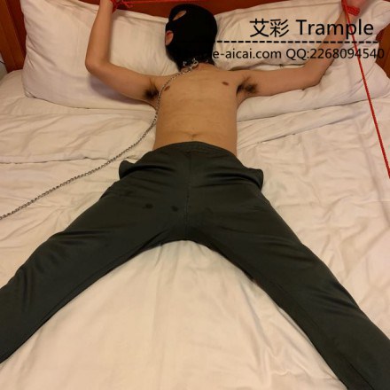 【VIVI】袜子堵嘴，大字型强迫施虐_HD绳艺资源