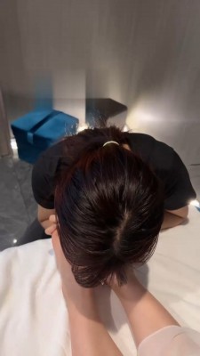 【橘子没熟】素人小姐姐玩母狗 bf18069