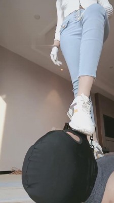 【多多】健身女神全体重踩狗/转胯 bf12156