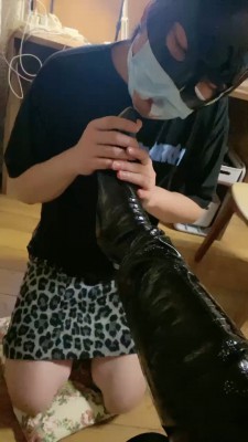 【艾丝】强制狗舔脏鞋 bf22049