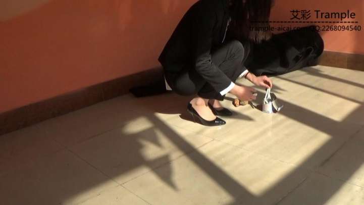 高跟肉丝木板物品粉碎_HD绳艺资源